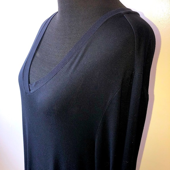 NWOT LOGO by Lori Goldstein Essential Sharkbite Hem Top - Picture 7 of 16